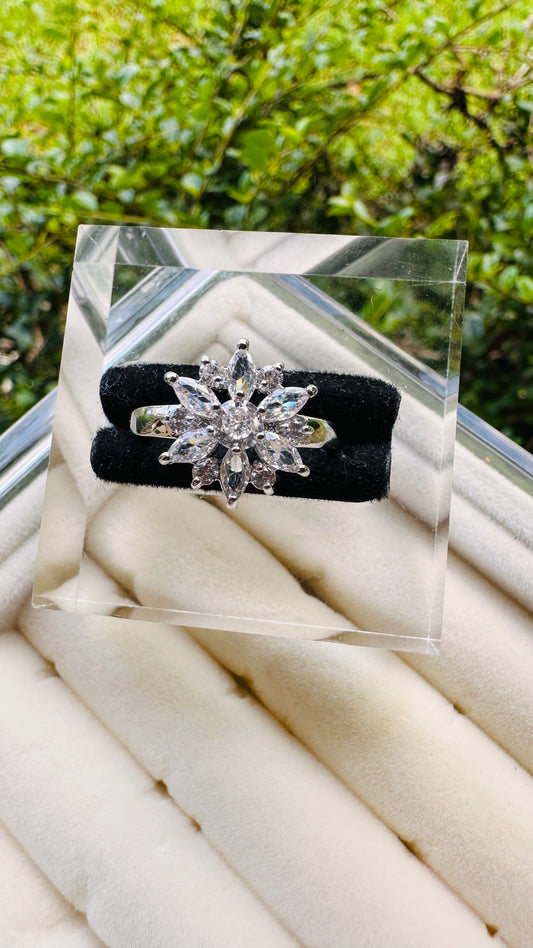 Moonflower Spark Ring Silver Stainless Steel Size 7 New