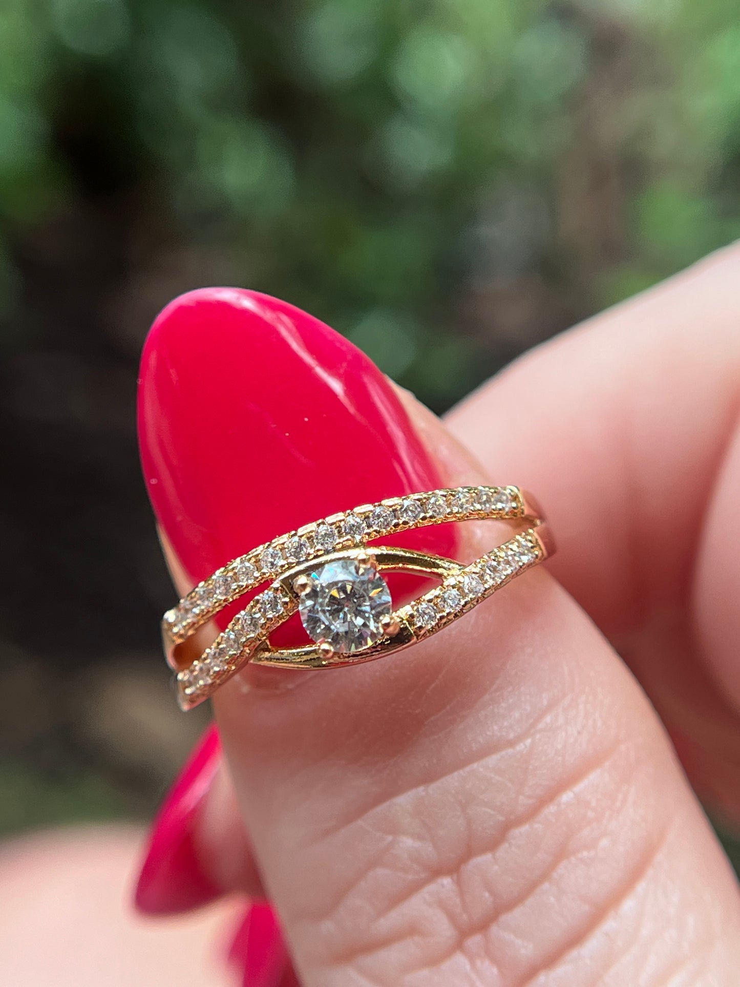 Jasmine Round Cut Diamond Ring 18k Gold filled
