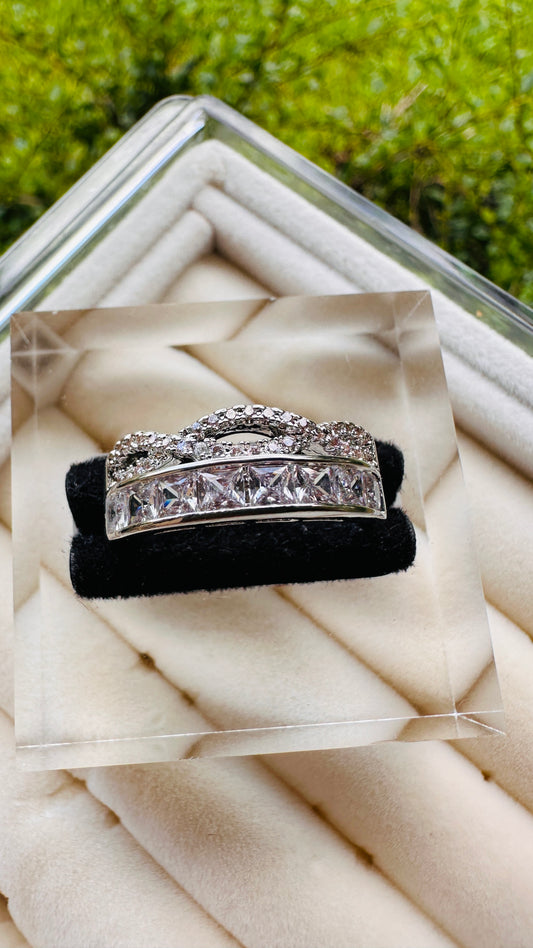 Elegant Timeless Band Ring Silver