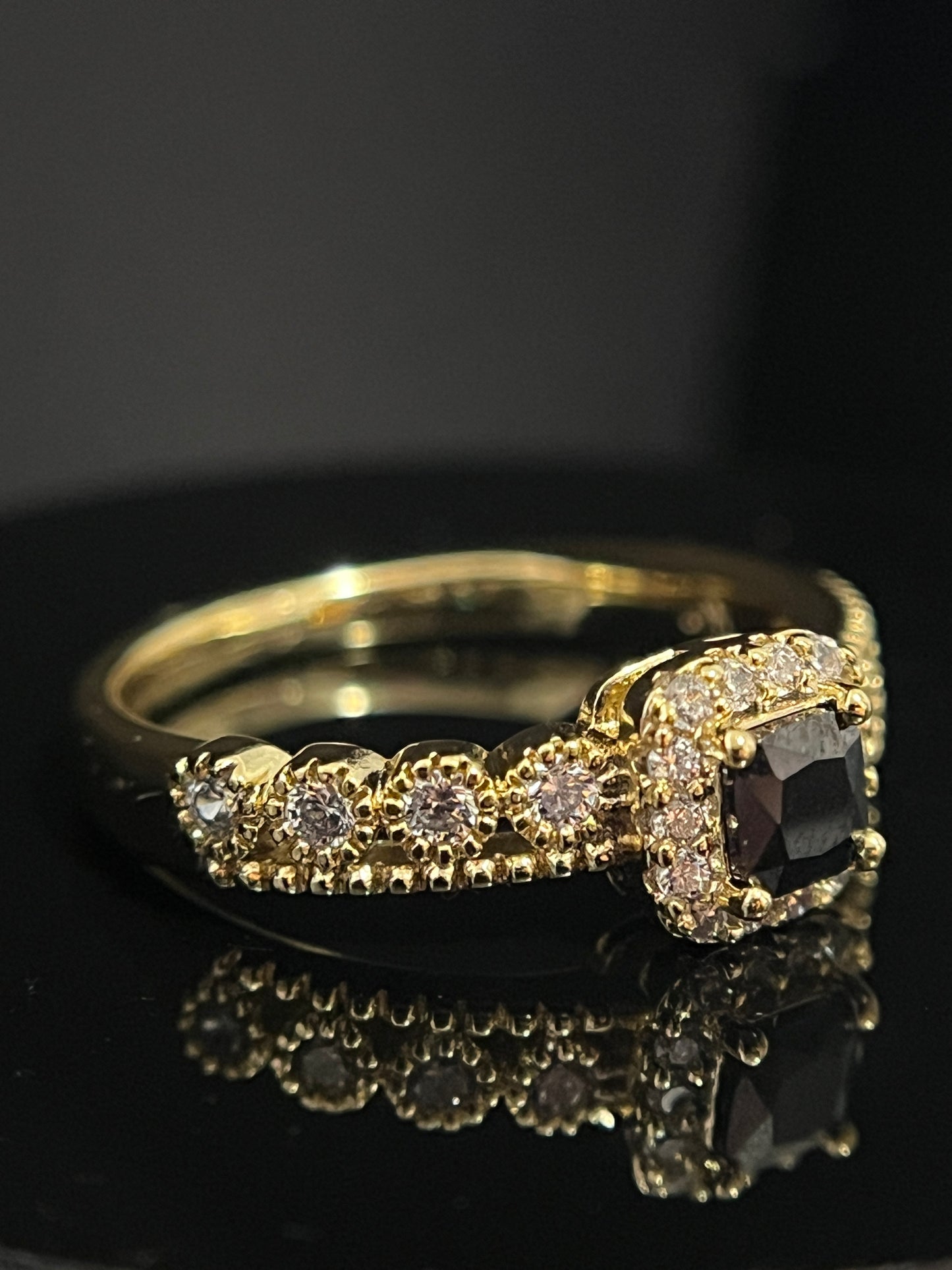 Elegant Black Rhinestone Ring