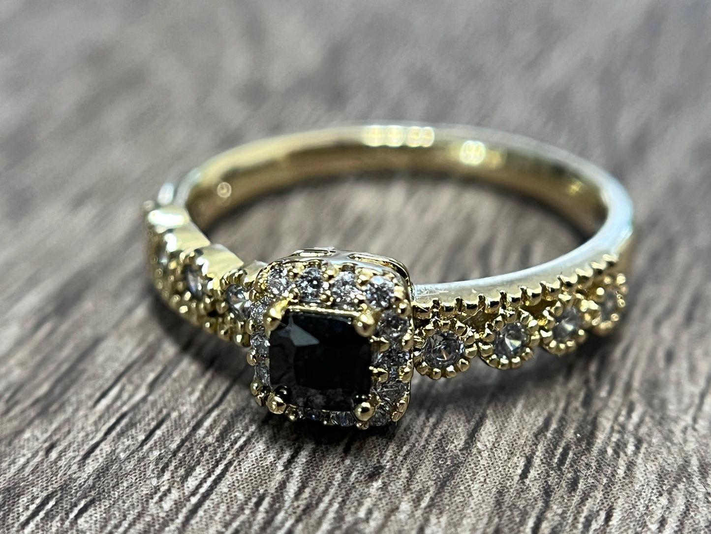 Elegant Black Rhinestone Ring
