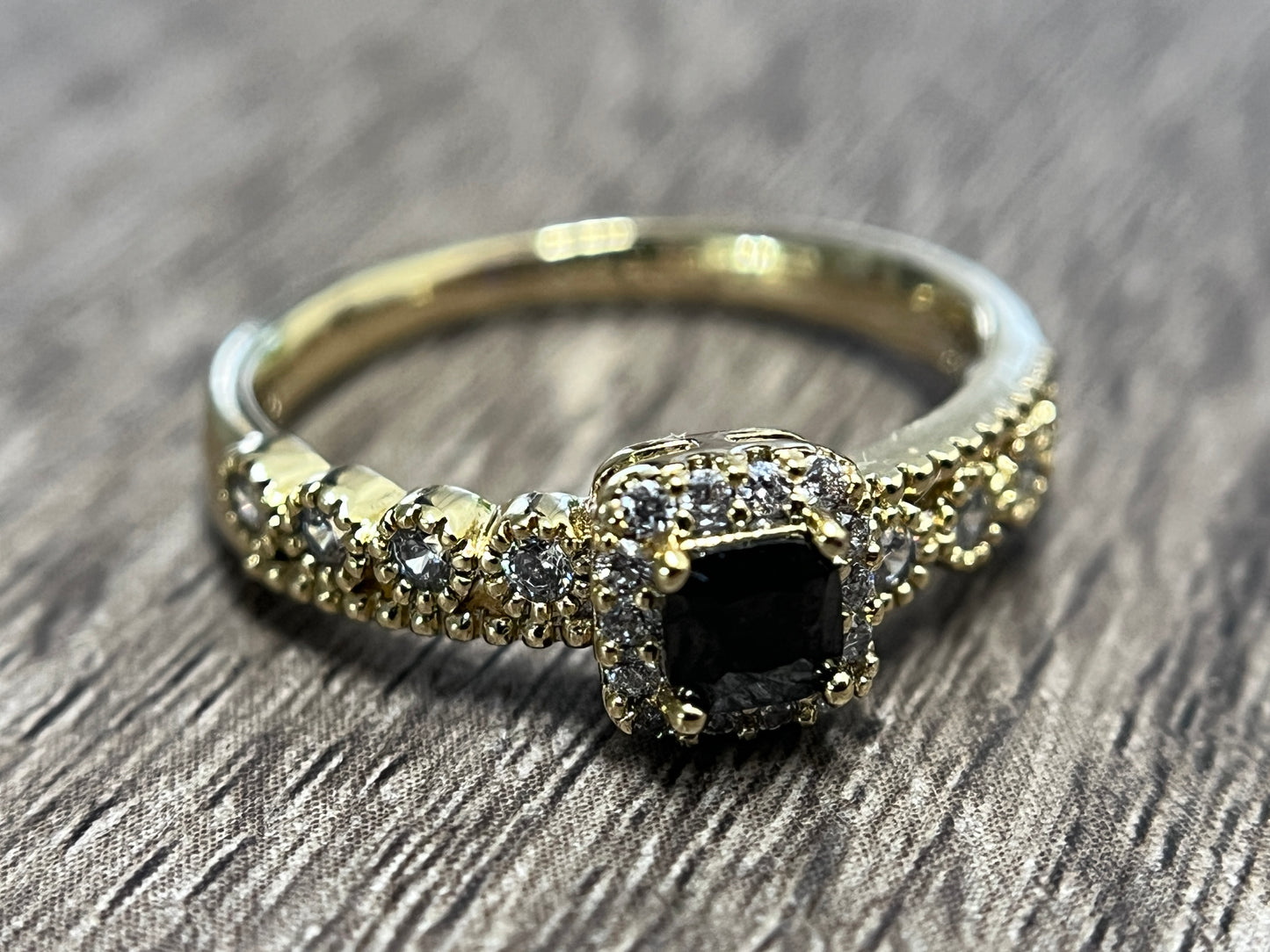 Elegant Black Rhinestone Ring
