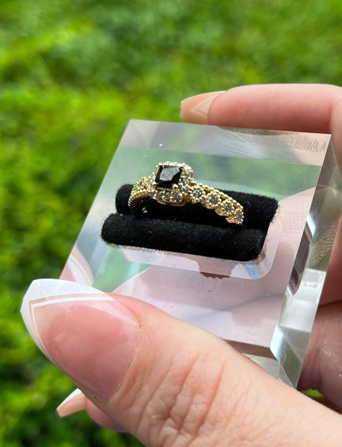 Elegant Black Rhinestone Ring
