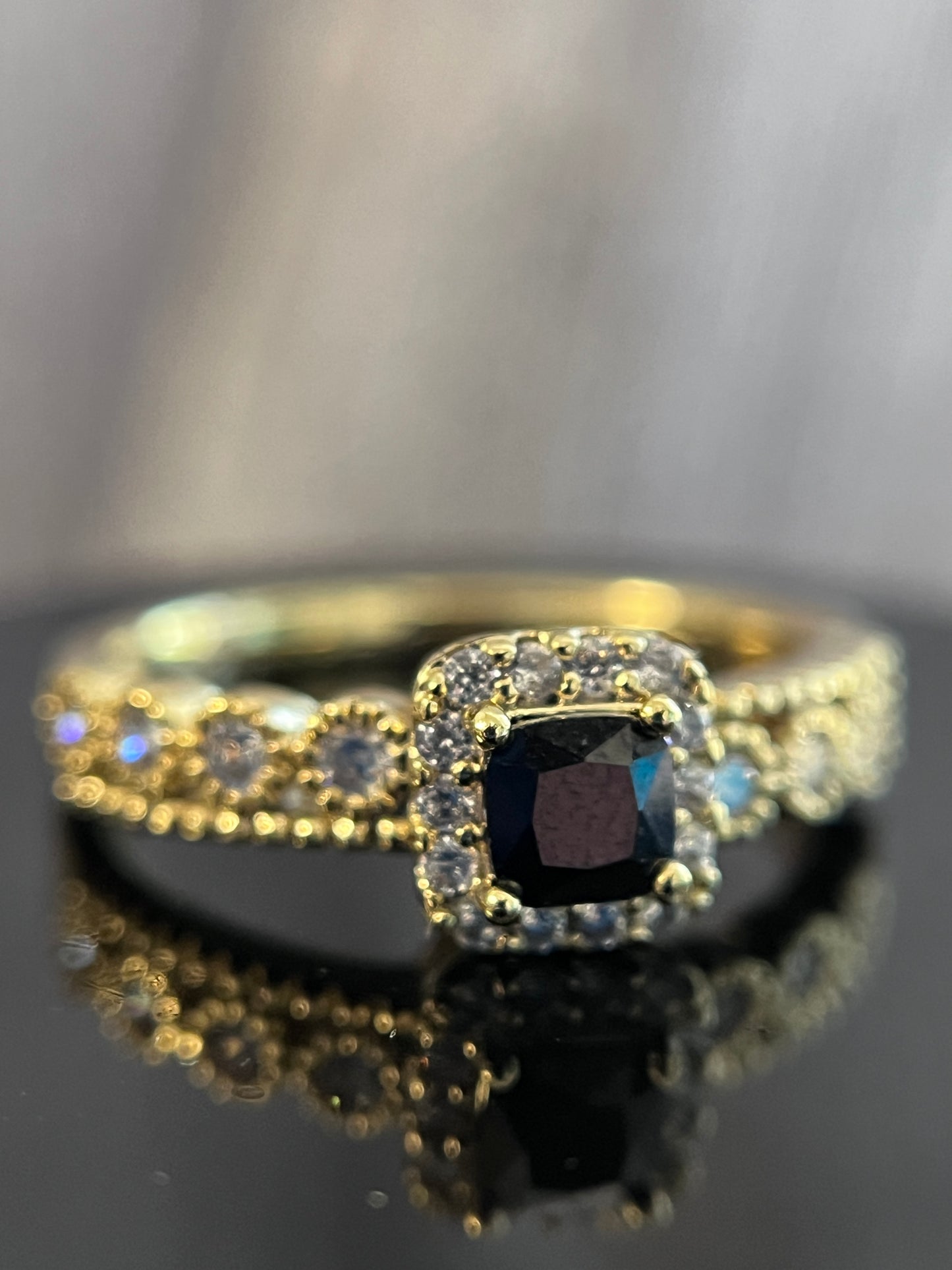 Elegant Black Rhinestone Ring