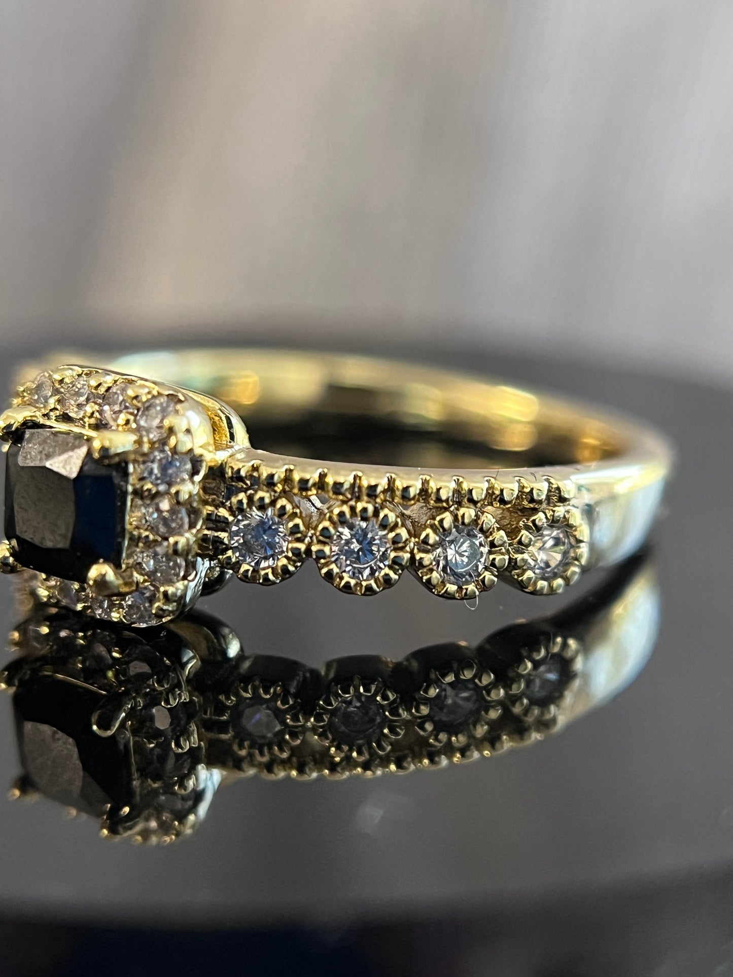 Elegant Black Rhinestone Ring