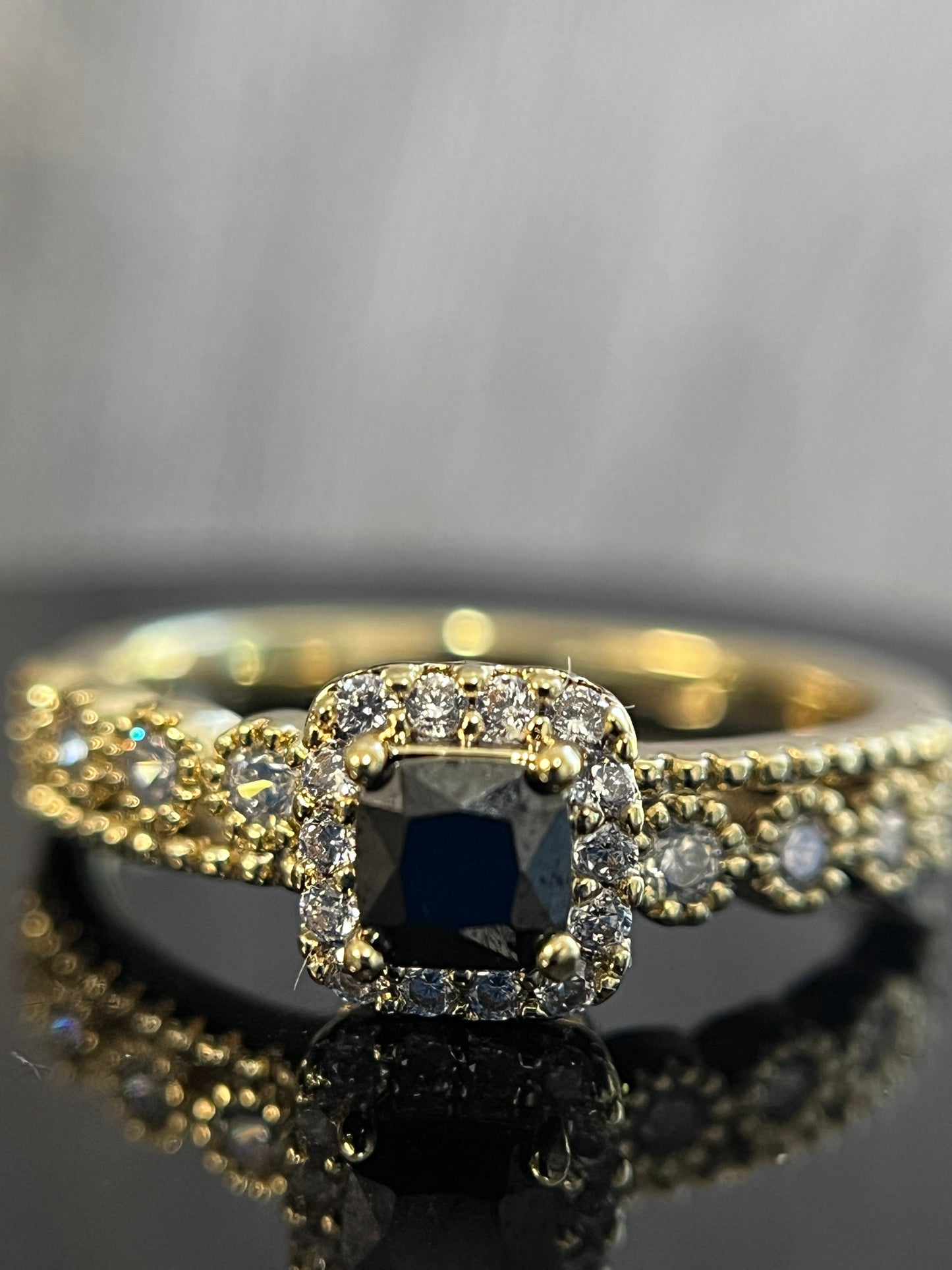 Elegant Black Rhinestone Ring