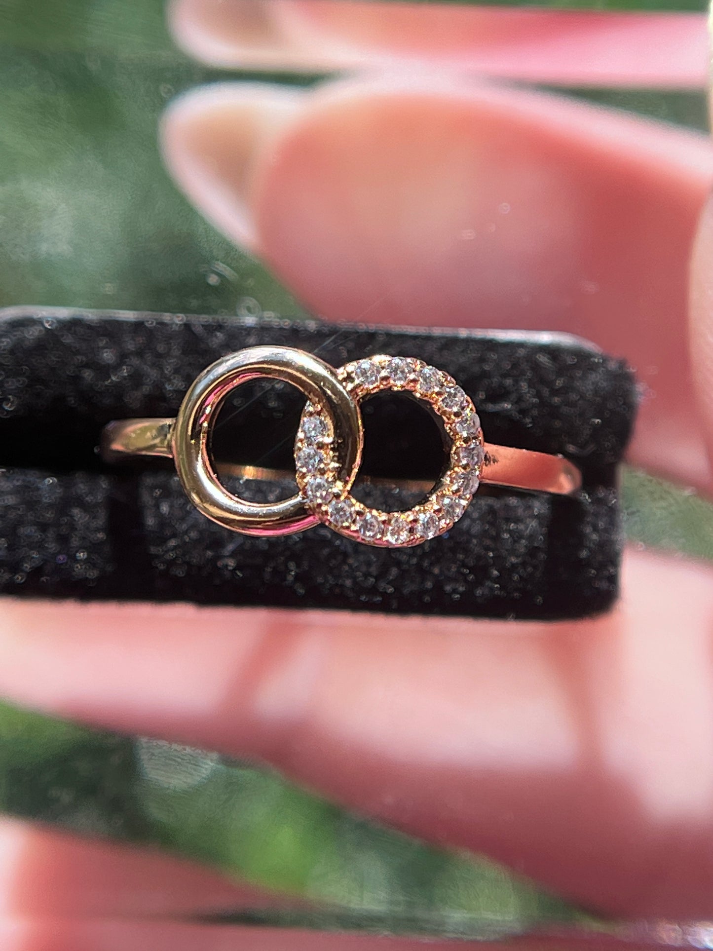 Overlapping Circle Diamond Ring