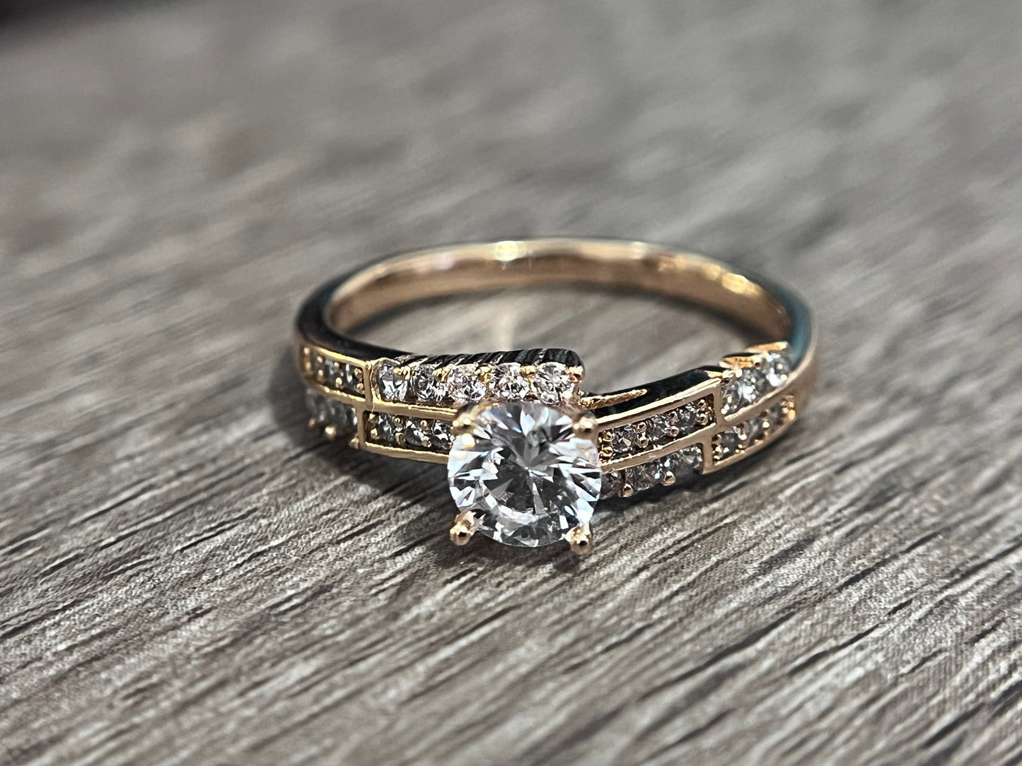 Round Diamond Promise Ring